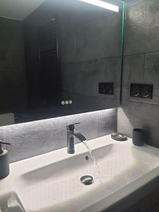 Superbe Appartement Avec Jacuzzi Et Exterieur Perpignan Exterior photo